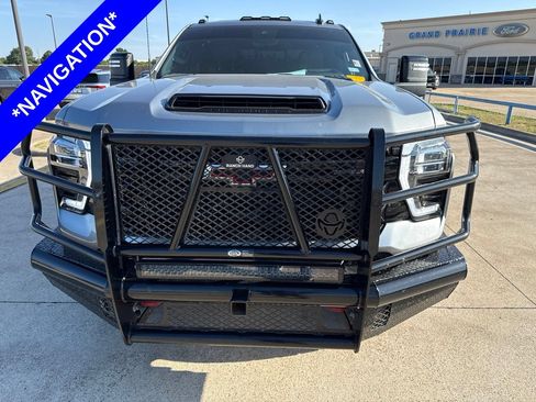 Used 2024 Chevrolet Silverado 2500 ZR2 w/ Technology Package AWD/4WD image 2