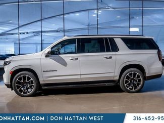 Used 2023 Chevrolet Suburban RST w/ Luxury Package video 2