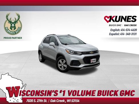 Used 2020 Chevrolet Trax LT w/ LT Convenience Package FWD image 1