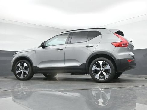 Used 2026 Volvo XC40 B5 Plus AWD/4WD image 14
