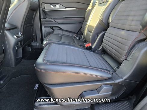 Used 2025 Ford Explorer ST-Line w/ ST-Line Street Pack AWD/4WD image 11