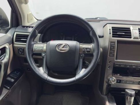 Used 2016 Lexus GX 460 w/ Navigation Package AWD/4WD image 24