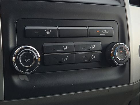 Used 2019 Nissan Frontier SV RWD image 13