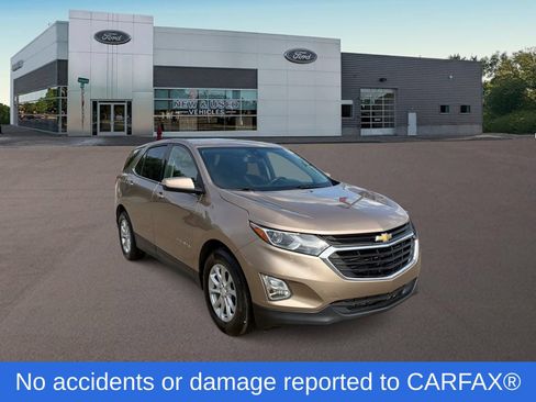 Used 2019 Chevrolet Equinox LT w/ Driver Convenience Package FWD image 2