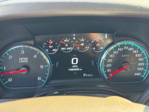 Used 2018 Chevrolet Suburban Premier image 12