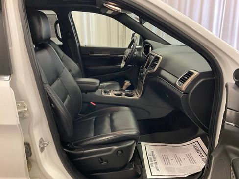 Used 2017 Jeep Grand Cherokee Limited AWD/4WD image 33
