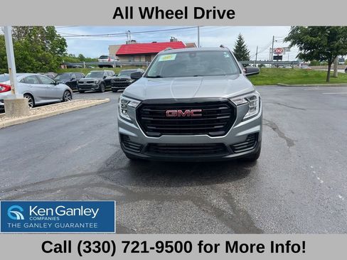 Used 2023 GMC Terrain SLE w/ Driver Convenience Package AWD/4WD image 3