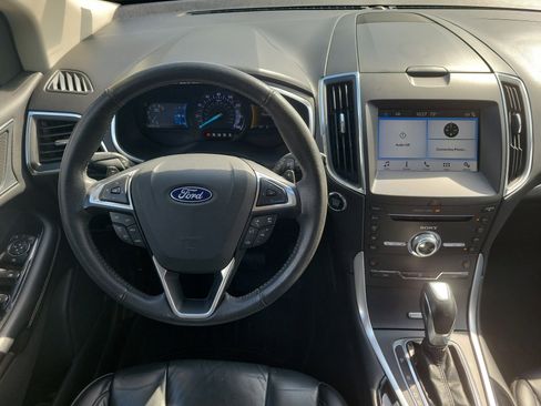Used 2018 Ford Edge Titanium image 19