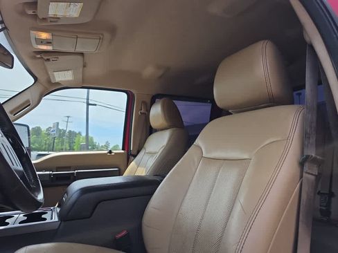 Used 2011 Ford F250 Lariat w/ Lariat Interior Pkg image 14