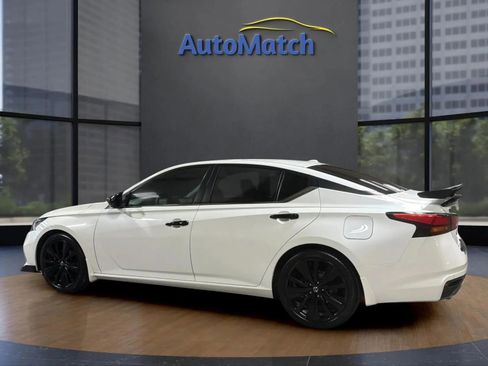 Used 2022 Nissan Altima 2.5 SR w/ Midnight Edition Package FWD image 8