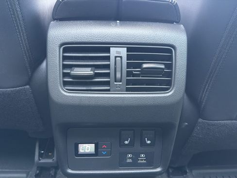 Certified 2023 Nissan Rogue Platinum w/ Platinum Premium Package AWD/4WD image 16