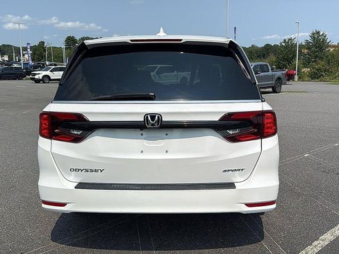 Used 2023 Honda Odyssey Sport image 8