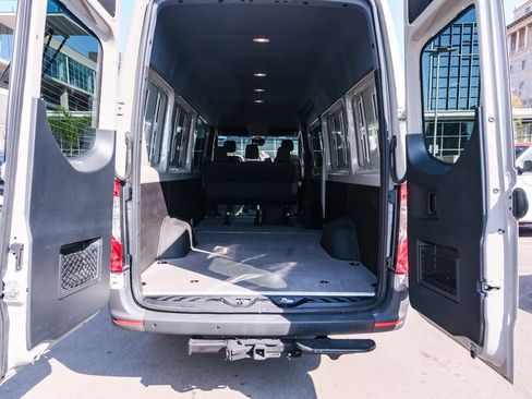 Used 2023 Mercedes-Benz Sprinter 2500 image 25