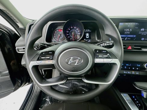 Used 2023 Hyundai Elantra SEL FWD image 11