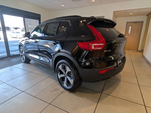 New 2026 Volvo XC40 B5 Core w/ Protection Package Premier image 5