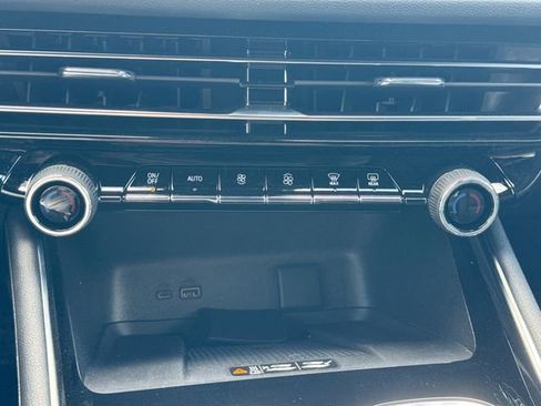 New 2026 Chevrolet Traverse LT w/ Midnight/Sport Edition FWD image 19