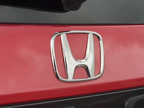 Used 2025 Honda Pilot Sport image 12
