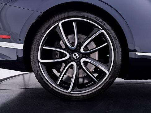 Used 2020 Bentley Continental GT AWD/4WD image 32