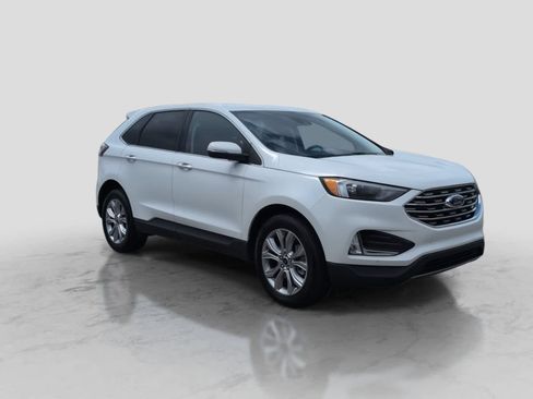 Used 2024 Ford Edge Titanium AWD/4WD image 2