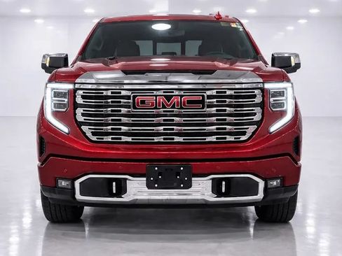 Used 2023 GMC Sierra 1500 Denali w/ Technology Package AWD/4WD image 8