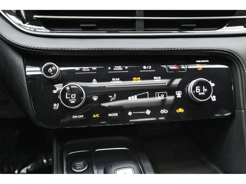 Used 2024 INFINITI QX60 Luxe w/ Performance Audio Package FWD image 30