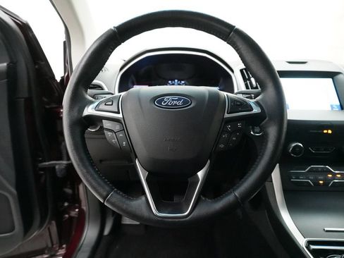 Used 2020 Ford Edge SEL w/ Cold Weather Package AWD/4WD image 4