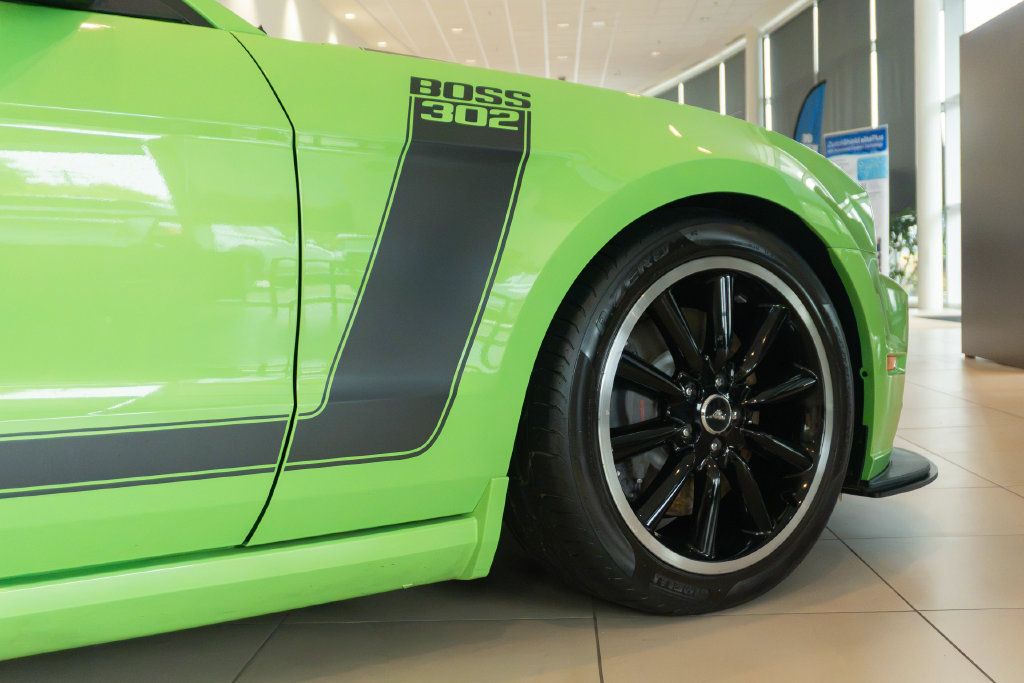 Used 2013 Ford Mustang Boss 302 w/ Boss 302 Accessory Pkg RWD image 17