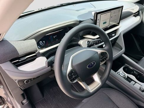 New 2026 Ford Explorer Active RWD image 6