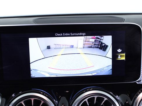 Used 2020 Mercedes-Benz GLB 250 4MATIC image 28