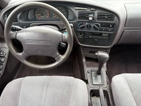 Used 1996 Toyota Camry LE FWD image 3