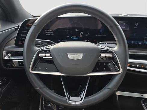 Used 2024 Cadillac Lyriq Tech RWD image 9