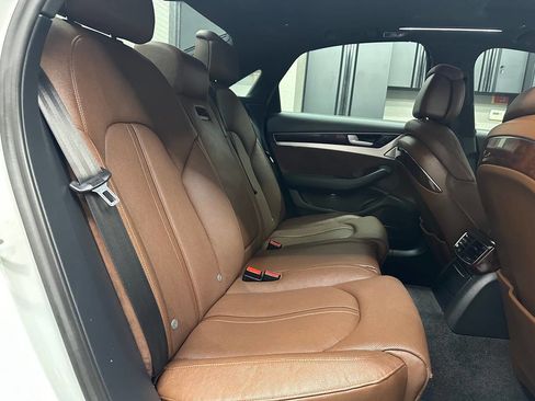 Used 2013 Audi A8 4.0T w/ Convenience Pkg image 23