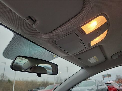 Used 2019 Hyundai Elantra SE image 30