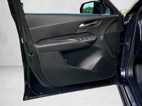 Used 2022 Cadillac XT4 Sport w/ Comfort Package AWD/4WD image 18