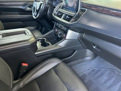 Used 2022 Chevrolet Tahoe LT w/ Luxury Package AWD/4WD image 16