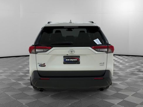 Used 2022 Toyota RAV4 XLE Premium AWD/4WD image 4