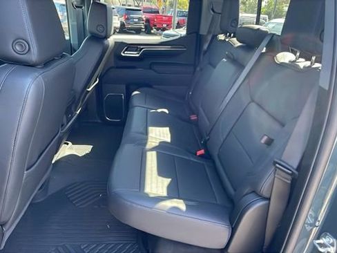 Used 2025 Chevrolet Silverado 1500 LT Trail Boss w/ LT Trail Boss Premium Package AWD/4WD image 14
