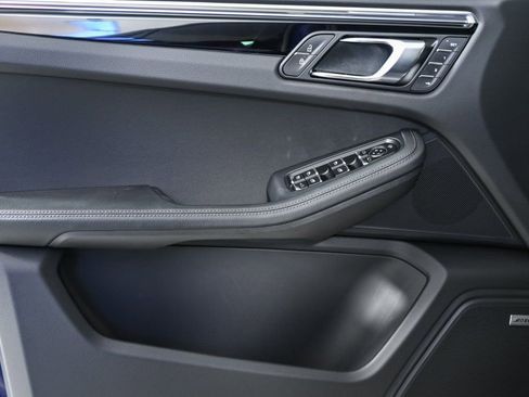 New 2026 Porsche Macan AWD/4WD image 6