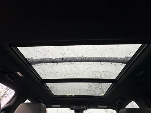 Used 2024 Chevrolet Suburban Z71 w/ Luxury Package image 32