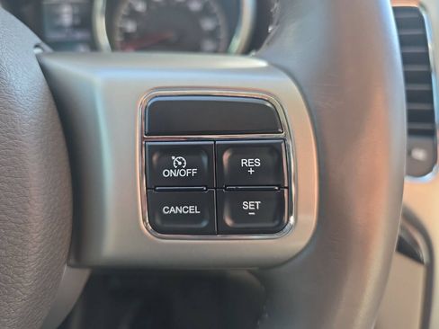 Used 2011 Jeep Grand Cherokee Laredo image 16