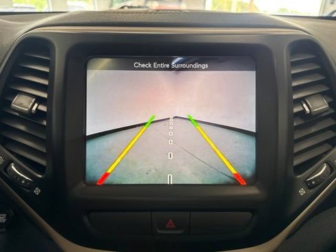 Used 2016 Jeep Cherokee Limited AWD/4WD image 39