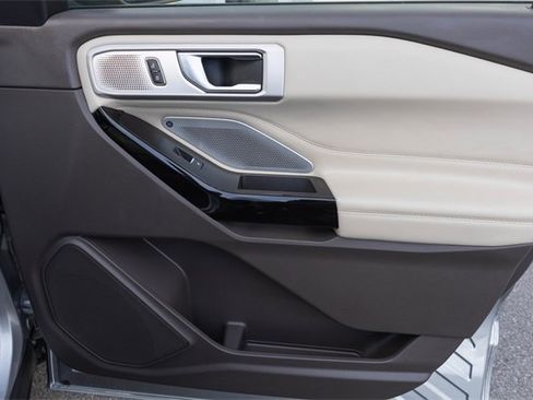 Used 2021 Ford Explorer Platinum w/ Equipment Group 601A image 21