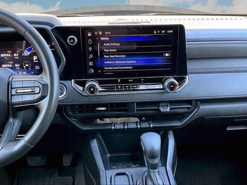 Used 2024 Chevrolet Colorado W/T RWD image 6