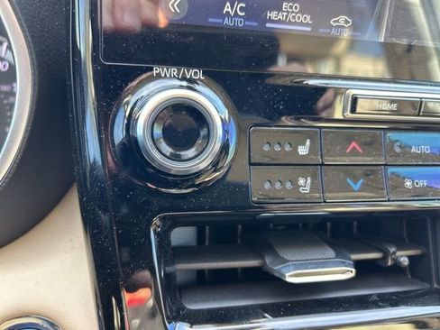 Used 2022 Toyota Highlander Limited image 20