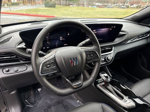 Used 2024 Buick Envista Sport Touring image 14