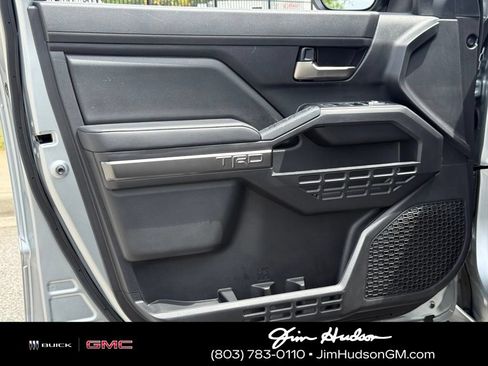 Used 2025 Toyota Tacoma TRD Off-Road AWD/4WD image 20