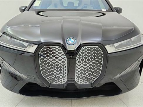 Used 2024 BMW iX xDrive50 w/ Premium Package image 8