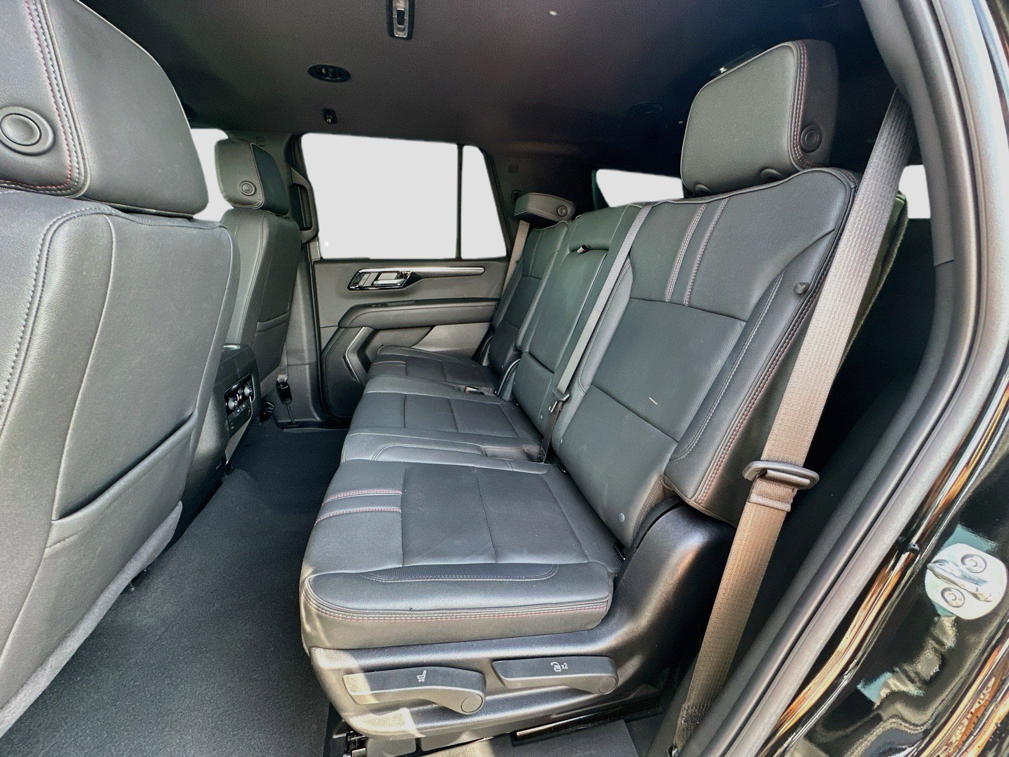 Used 2025 Chevrolet Tahoe RST RWD image 24