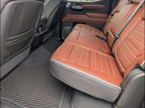 Used 2026 GMC Sierra 1500 Denali Ultimate AWD/4WD image 12