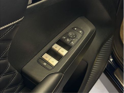 Used 2025 Mitsubishi Outlander 4WD Plug-In Hybrid image 11